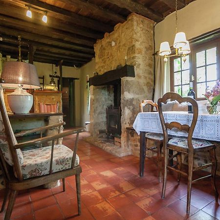 Cottage In Les Eyzies De Tayac Sireuil With Pool Meyrals Экстерьер фото